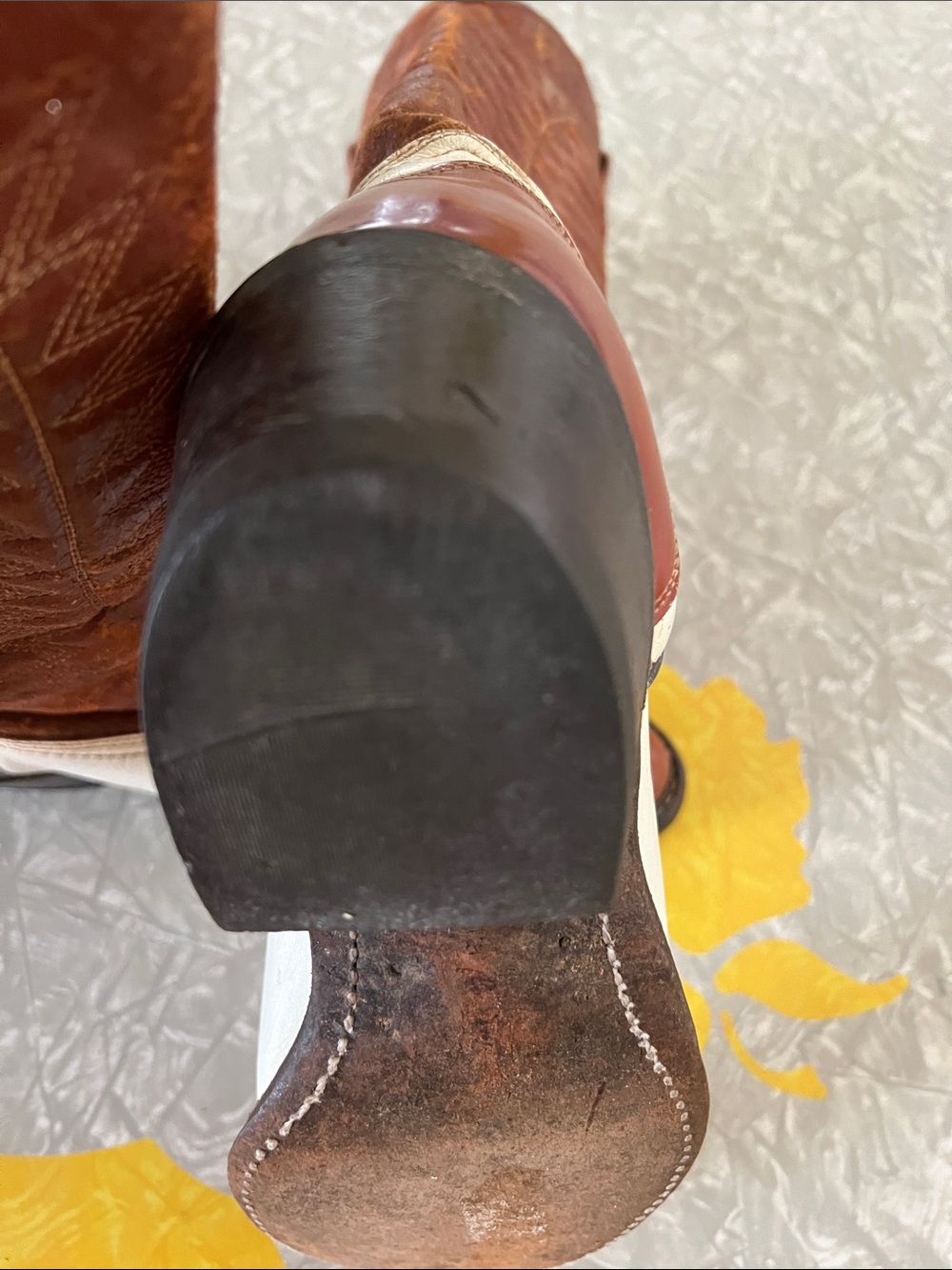 Two-Tone Brown and White vintage Cowboy Boots. Donating to cancer shop 7/14 - Picture 7 of 15